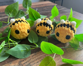 Small crocheted bumblebee | Small crocheted bumblebee