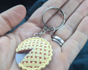 Pie shaped yarn cutter keychain - Color version