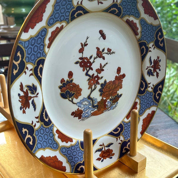 One 10.5” Vintage Spode Shima Imari Dinner Plate with 24k gold trim and details Made in England Excellent Condition