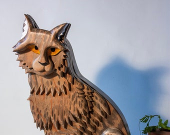 Wooden sculpture Wild cat