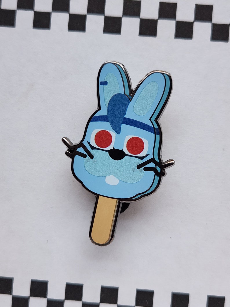 Glam Series Freddy and Pals Pawpsicle Pins Glam Bonnie