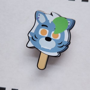 Glam Series Freddy and Pals Pawpsicle Pins Roxy