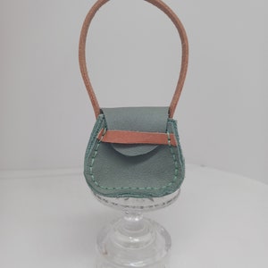 Bolso de mano de cuero verde suave cosido a mano para muñecas de moda