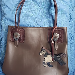 Fourre-tout en cuir souple fait main de style western avec étiquette de poney