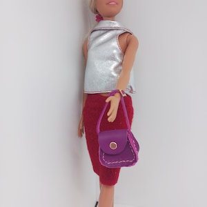Bolso de mano de cuero morado cosido a mano con solapa magnética para muñecas de moda
