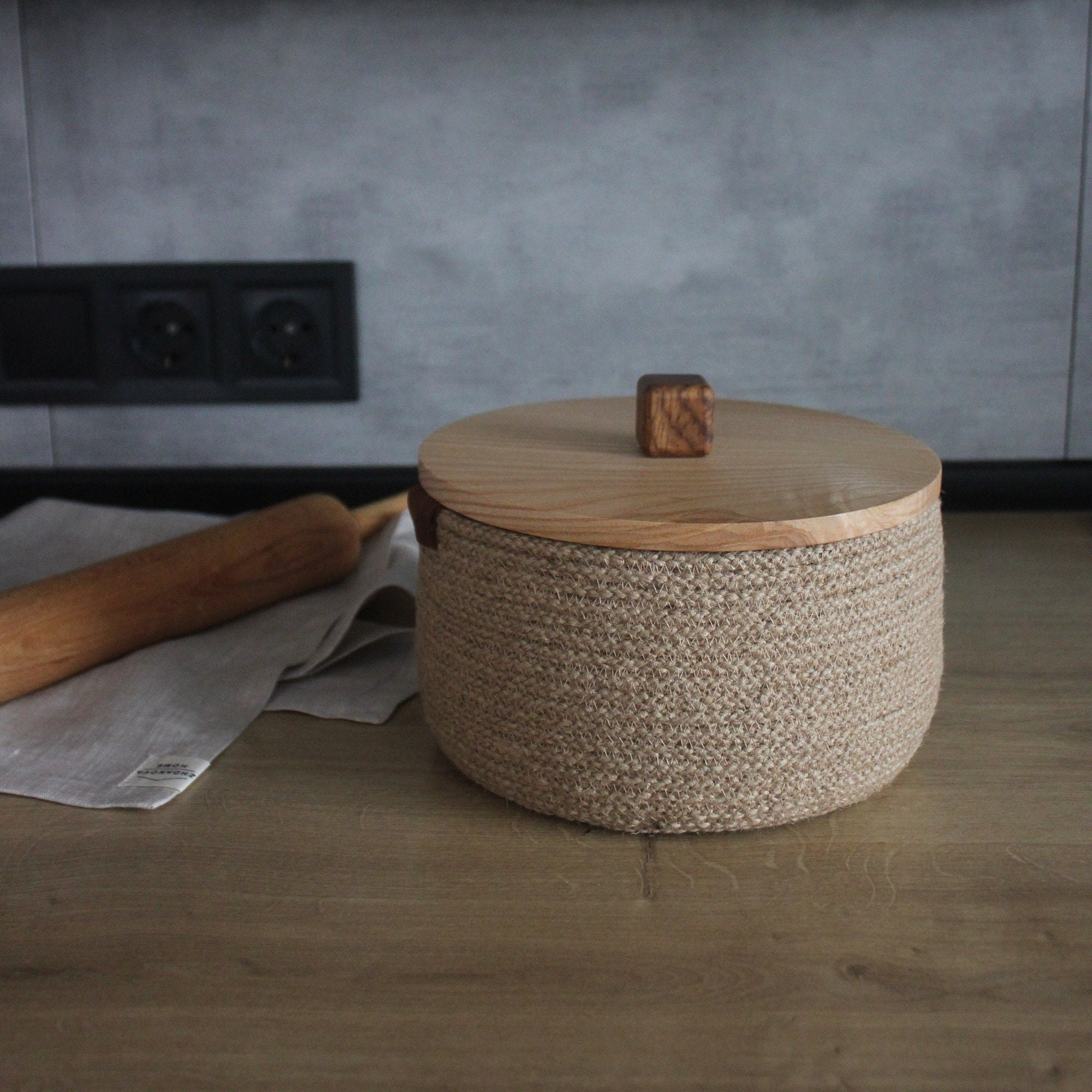 A jute bread bin with a wooden lid * farmhouse bread box with lid * rustic bread box * bread box with lid * round bread basket with lid