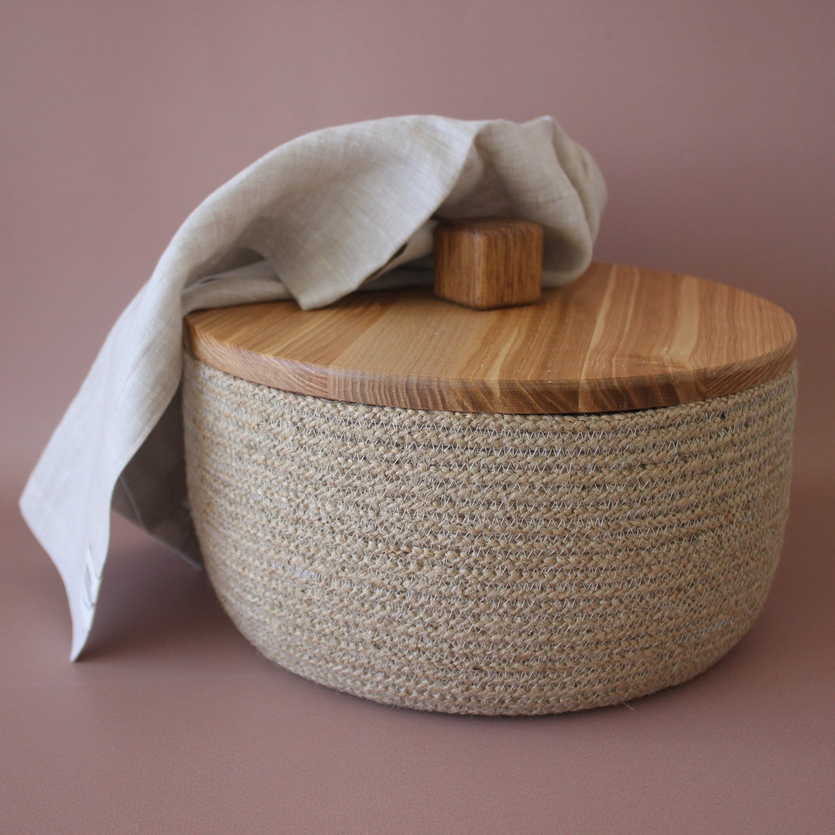 Sourdough Bread Box With a Wooden Lid * Farmhouse Bread Box for Countertop * Round Bread Basket With a Wooden Lid - Etsy