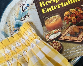 Vintage Homemaker Bundle: Apron, Cookbook and Serving Tray!