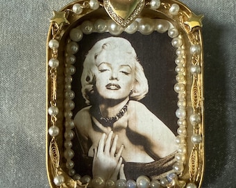 Marilyn Monroe -altar, shrine, tribute tin, Nicho. Movie star Icon