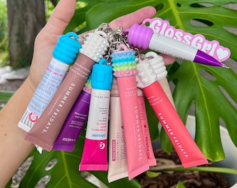 ラネージュ ミニ リップ グロウバーム（ベリー）｜チャーム付きリップ