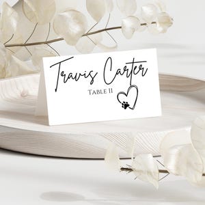 Hundepfoten-Namens-Platzkarte, Pfotenstempel-Hochzeitstischnummer für Hundebesitzer, Haustier-Tischkartenvorlage, bearbeitbare einzigartige und niedliche Tischkartenkarte
