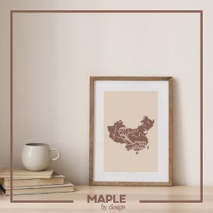 China Digital Art Print | Landkarte & Chinesische Mauer Poster | Chinesisches Reiseschild | Beige Braun Minimalistisches ästhetisches Kunstwerk | Druckbare Deko für Raum
