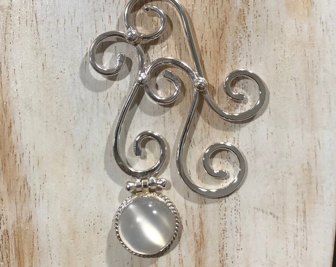 Art Nouveau Sterling Silver Necklace with Labradorite Cabochon