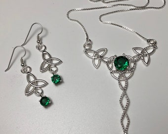 Celtic Trinity Knot Necklace Earrings Emerald Set in Sterling Silver, Irish Bridal Accessories, Emerald Necklace and Earrings Jewelry Sets