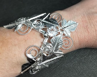 Woodland Cuff Bracelet in Sterling Silver, Elvish Leaves Bracelet Cuff, 8mm Genuine Gemstone, Statement Bracelet Cuff Movable Leaf 925