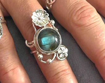 Sterling Silver Art Deco Flower Ring with 12mm Labradorite, Handmade Statement Bohemian Ring, Women’s Rings, Eclectic Boho Jewelry