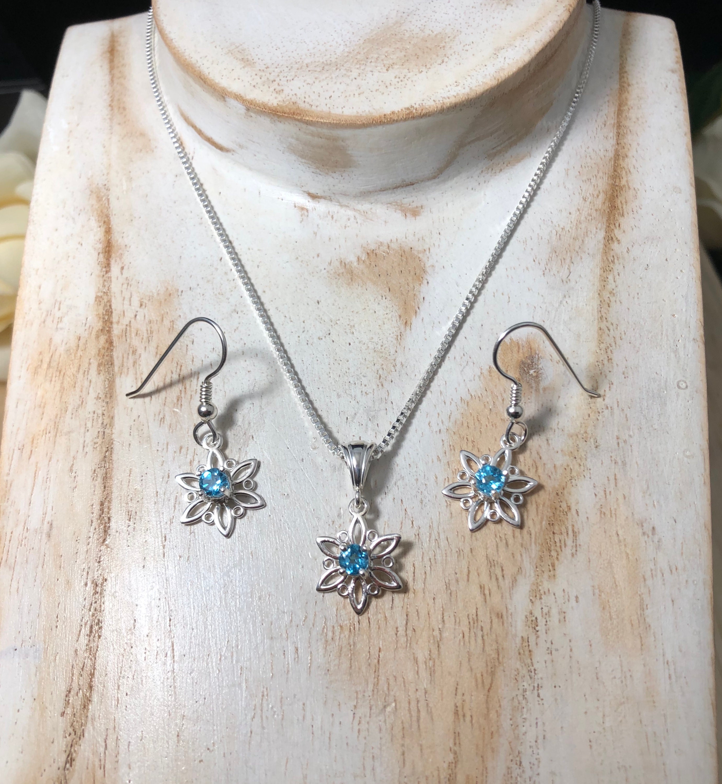 Burgeon Sterling Silver Pendant Set | Boldiful