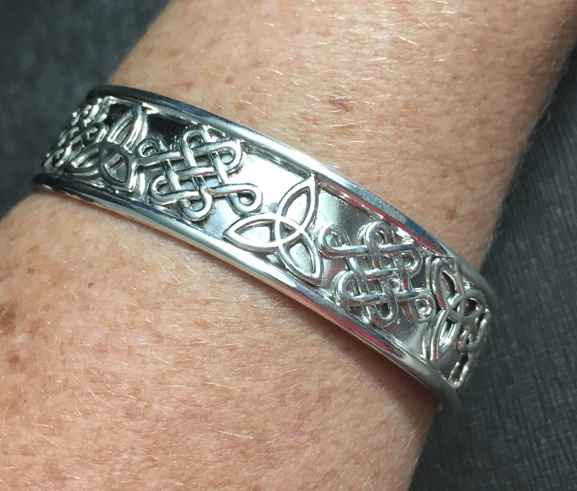 Celtic trinity hotsell knot bracelet