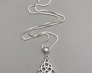 Collana Nodo Celtico Argento 925 Con Quadrifoglio | Gioiello Irlandese Donna | Ciondolo Fiore Su Catena