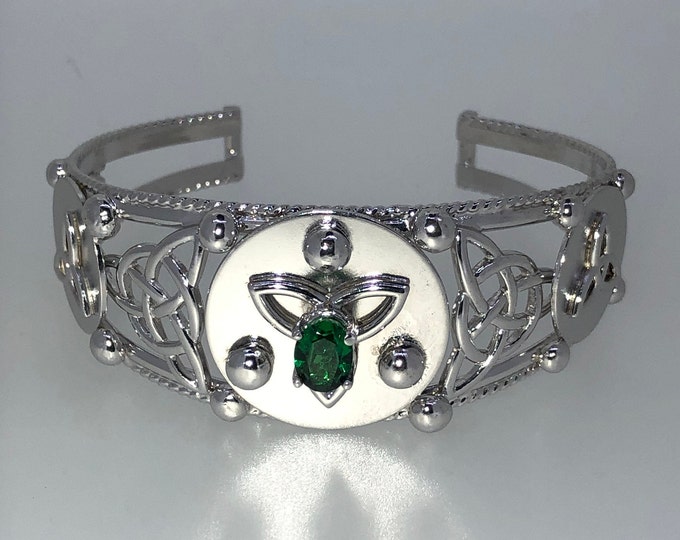 Celtic Knot Emerald Bracelet Cuff Sterling Silver, Irish Statement Celtic Jewelry, Artisan Cuff Bracelet, Gifts For Her, Scottish Bracelets