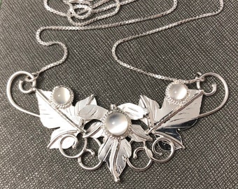 Woodland Leaf Elvish Sterling Silver Necklace, Leaves Fae Renaissance Necklace with Lab Emerald, 16 inch Box Chain 925, Bohemian Style