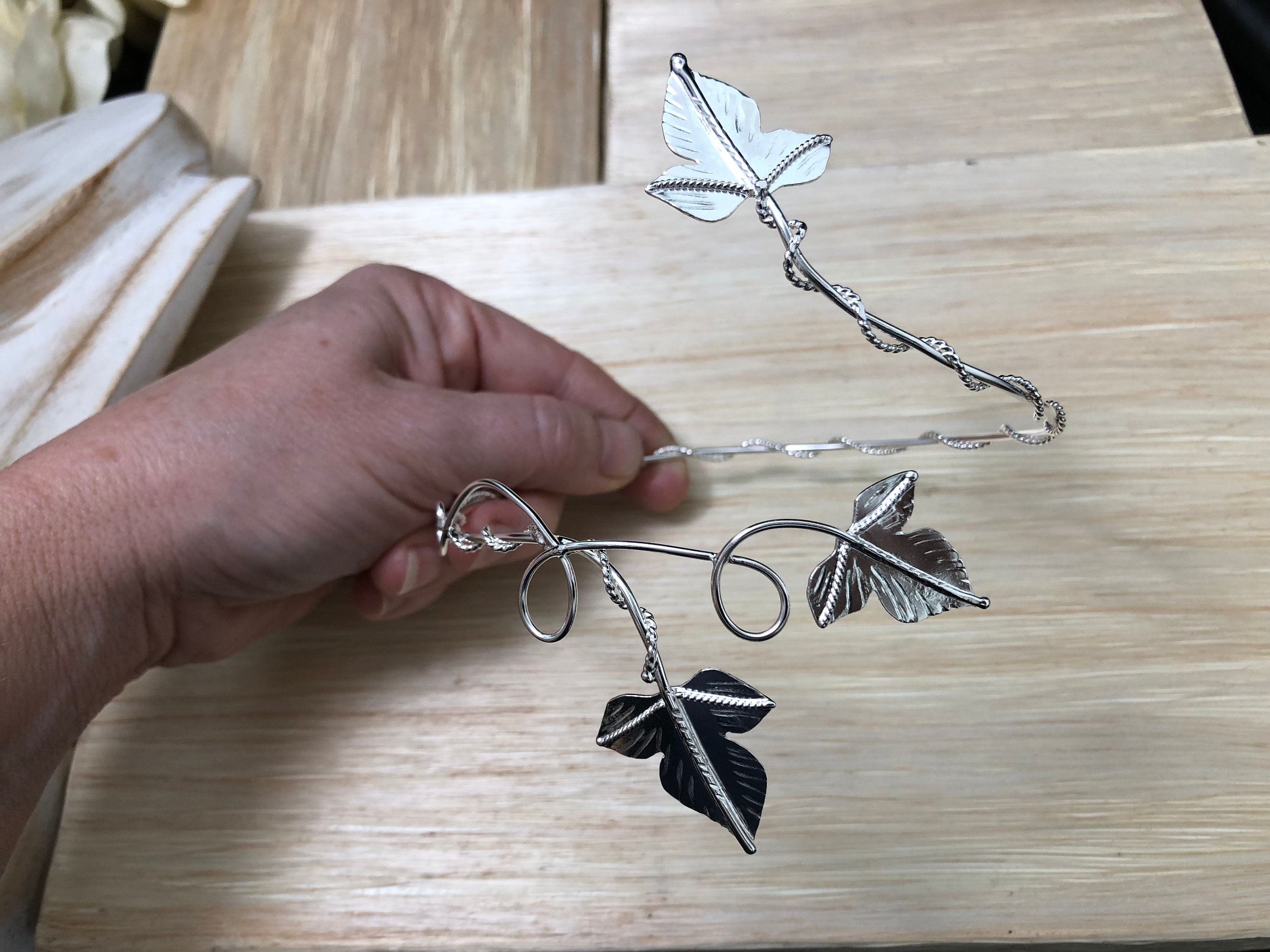 Leaf shop arm cuff
