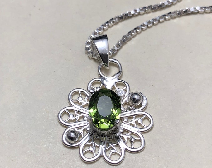 Celtic Peridot Necklace in Sterling Silver, Gifts For Her, Snowflake Necklace, Eternal Birthstone Jewelry