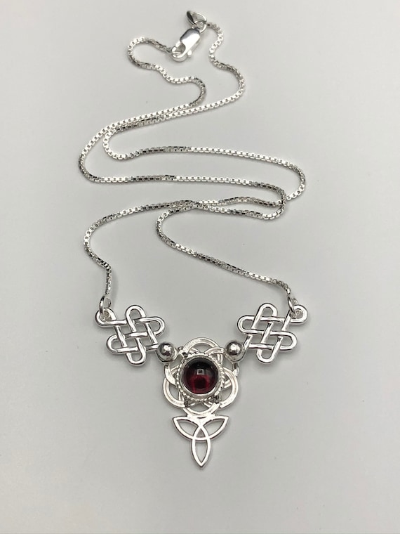 Collana Con Nodo Celtico E Pietra Di Luna In Argento Sterling 925 – Gioiello Unisex