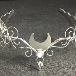 Woodland Silver Moon Elvish Tiara in Sterling Silver, Leaves Gemstone Crescent Moon Circlet, HANDMADE Wedding Diadem, Alternative Bridal
