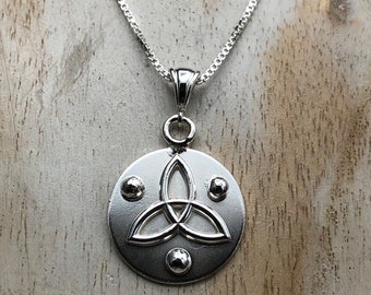 Circle Celtic Knot Necklace in Sterling Silver, Gifts For Her, Charmed Knot Necklace,  Irish Necklaces, Eternity Symbolic Celtic Jewelry