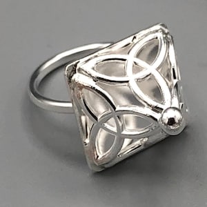 Pyramid Celtic Knot Ring Sterling Silver, Trinity Knot Rings, Handmade Triquettra Irish Rings, Triangular Shaped Jewelry