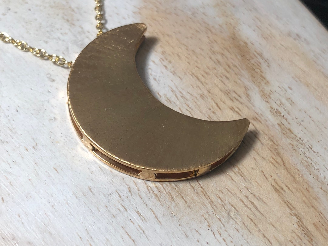 Crescent Moon Stevie Nicks Style Moon Necklace in Sterling Silver With 24K Gold Overlay, Celestial Moon Necklaces, 18 Inch Chain, Artisan - Etsy Crescent Moon Stevie Nicks Style Moon Necklace in Sterling Silver With 24K Gold Overlay, Celestial Moon Necklaces, 18 Inch Chain, Artisan - Etsy