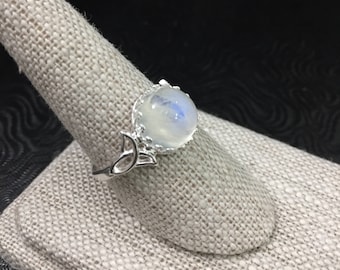 Celtic Knot Moonstone Ring: 925 Sterling Silver, 10mm Cabochon