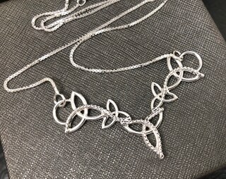 Collana Celtica Irlandese Donna - Nodo Trinitario Triquetra In Argento 925 Con Cristallo Austriaco E Zirconi - Regalo Compleanno/Natale