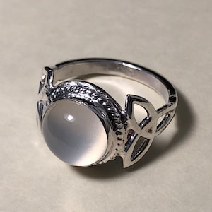 Moonstone Celtic Knot Sterling Silver Ring, Irish Celtic Knot Rings with Gemstone, Handmade Irish Trinity Knot Moonstone Rings