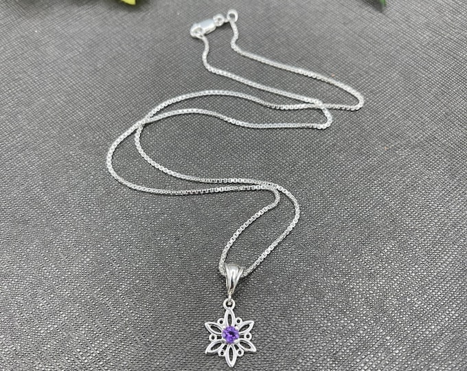 Snowflake Necklaces, Small Winter Necklace with Gemstone, Gifts For Her Necklaces, 925 Box Chain, Snowflake Holiday Christmas Necklaces 925