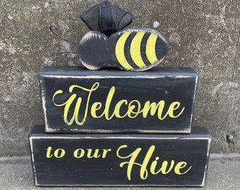 Welcome To Hive Stacked Sign Bumble Bee Cutout Wood Block Signs Summer Table Decoration Rustic Interior Foyer or Exterior Porch Home Decor