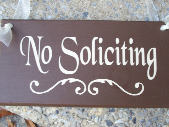 Front Door Entry No Soliciting Wood Vinyl Sign Exterior Signage For Privacy Do Not Disturb Wall Decor Gift For Anyone Or Door Wreath Accent