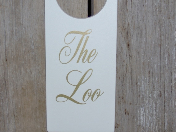 Loo Door Knob Hanger Wood Vinyl Signs For Bathroom Powder Room Modern Retro Style Design Cottage Chic Interior Home Business Door Decor Art