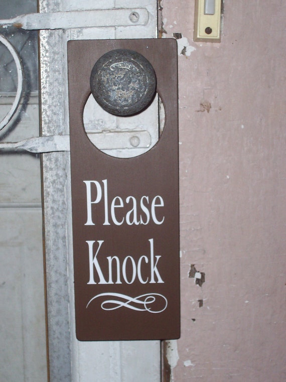 Please Knock Door Knob Hanger Sign Wood Vinyl Office Door Hanging Signage Business Room Decor Gift  for Various Types of Businesses Guests