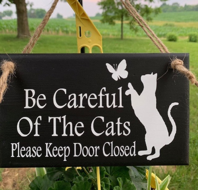 Cat Door Sign or Front Entry Wall Sign Please Keep Door Closed Signage for Homes Wood Vinyl Plaque Porch Decor or Back Door Cat Lover Gift Black w/White Letter