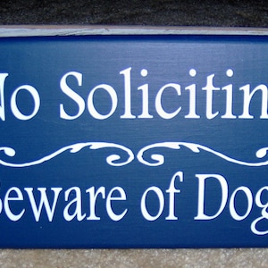 Señal de vinilo de madera para el hogar, con texto en inglés No Soliciting Beware Of Dogs, para propietarios de mascotas, puerta delantera, porche, entrada, decoración al aire libre, decoración para propietarios de viviendas, arte imagen 5