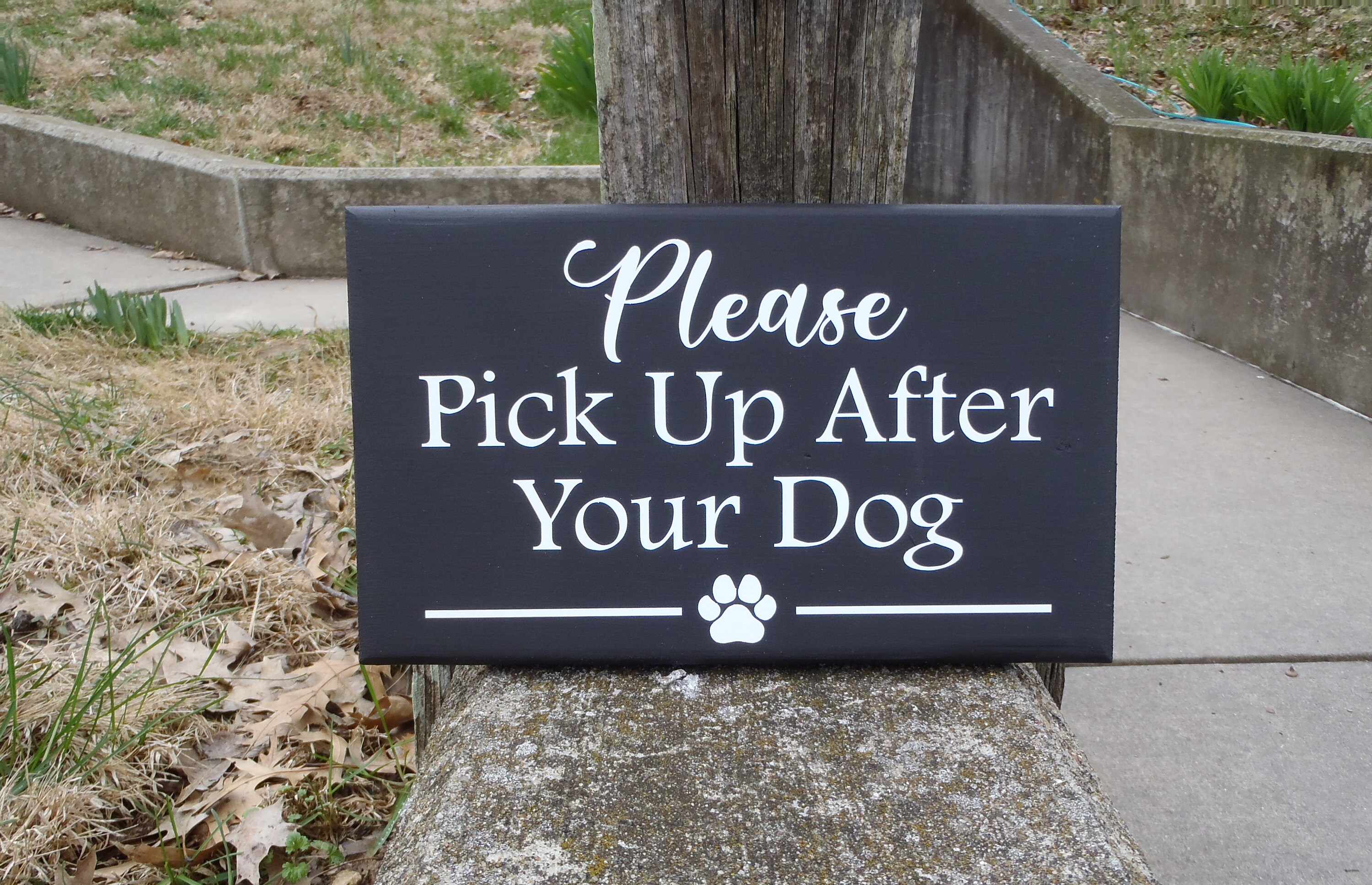Please pick. Pick your pet. Horse poop bag. Sign pets preston. Dogs must be kept on a lead.