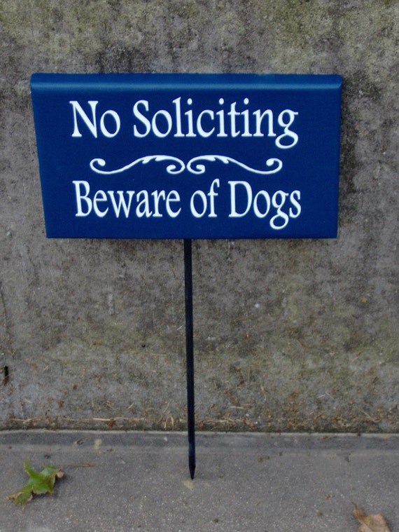 No Soliciting Beware of Dogs Wood Vinyl Stake Sign Navy Blue Outdoor Pet Supplies For Dog Owners Lover Gift Custom Signs For Home Porch Yard