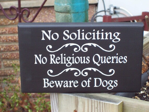 No Soliciting No Religious Queries Beware of Dogs Outdoor Signs Entry Door Hanger for Guard Dog Home Decor Wood Vinyl Signage Porch Wall Art