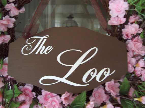 The Loo Sign Bathroom Accent Directional Signage Decorative Door Decor for Guests Powder Room Home or Business Interior Wooden Vinyl Signs