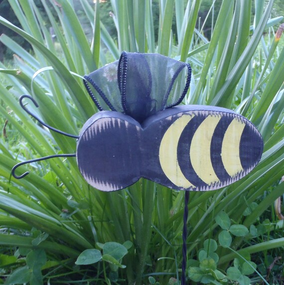 Bee Decor Garden Wooden Pick Floral Summer Bumble Bee Stick Primitive Distressed Rustic Home Decor DIY Craft Small Centerpiece Flower Accent