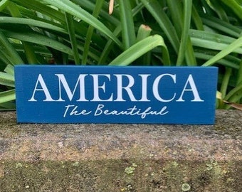 America The Beautiful Patriotic Home Decor Wood Vinyl Signage to Display with Tier Tray Decor in Kitchen Living Room Porch Party Decoration