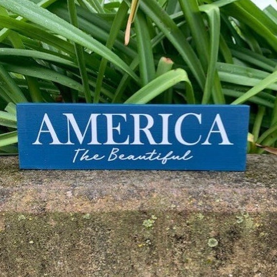 America The Beautiful Patriotic Home Decor Wood Vinyl Signage to Display with Tier Tray Decor in Kitchen Living Room Porch Party Decoration