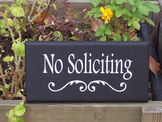 No Soliciting Sign Decorative Wood Vinyl Signs Front Entrance Door Decor or Porch Entry Wall Hanging for Homes Offices or Businesses Signage